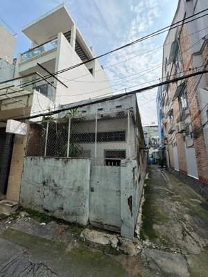 căn góc hẻm xe hơi bùi đình tuý, sổ đẹp ngang hơn 4m, ko lộ giới tiện xây cao tầng hơn 7tỷ