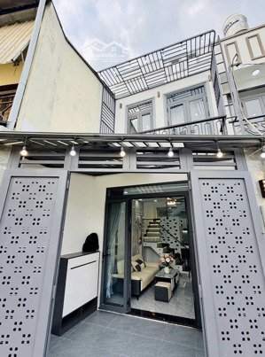 giá rẻ- 3 phòng ngủ- giáp bình thạnh- ô tô tới nhà- full nội thất - nhà mới ở ngay- đg quang trung