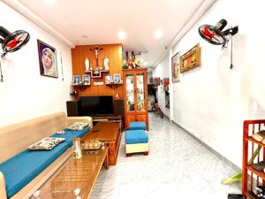 nhà view công viên 2 tầng 3pn gần chợ nông sản thủ đức shr - hc chỉ 3.1 tỷ cực hiếm