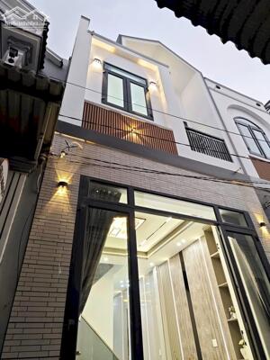 Nhà 1 trệt 1 lầu xây mới Full nội thất - Gần Bệnh Viện đa khoa Trung Ương Cần Thơ