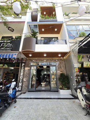 bán nhà 3 tầng mặt tiền đường hồ tùng mậu....hòa minh liên chiểu đà nẵng.