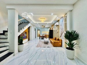 nhà mới đẹp full nội thất giáp đường d5, 60m2, nhỉnh 6tỷ, xe tải sát nhà