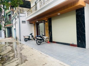 an dương vương - nhà mới - 40m x 7 tầng - thang máy - trước nhà rộng 6m , oto dừng đỗ - để tầng 1