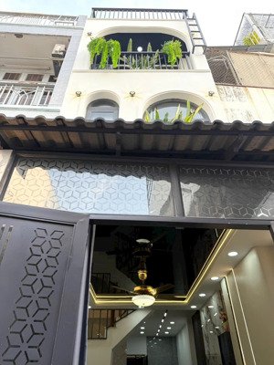 nhà phố xây mới 3 tầng - p8 gò vấp - 30m2 - hẻm đẹp - gần trường học - ở ngay - shr - 4.68 tỷ