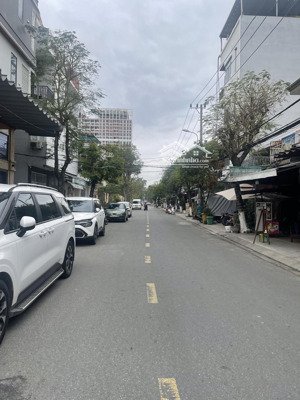 *** hàng hiếm - sơn trà - bán đất sẵn nhà c4 - hà thị thân - diện tích 158m² - ngang 6.4m.