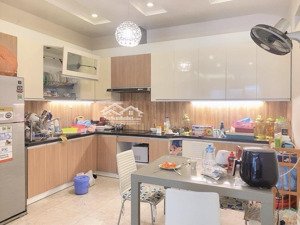 chủ cần bán gấp nhà dân xây phố vĩnh hưng. 42m - 5 tầng - ngõ rộng ba gác đua - giá nhỉnh 7 tỷ