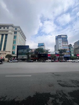 bán nhà 3 mặt tiền mặt phố xã đàn - ô chợ dừa, 450m2 x mt 12m. 330 tỷ.