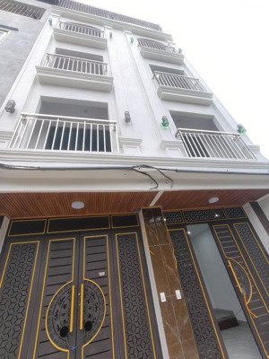 hàng hiếm sót lại! cần tiền bán gấp nhà đường la phù, đông la. 35m2*5t. mt 6m. xây mới. nhỉnh 3 tỷ