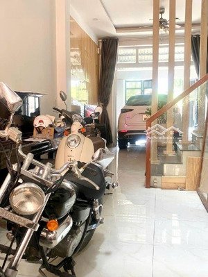 nhà 3 tầng hẻm 5m sát ql13 xe 7 chỗ đậu trong nhà - khu vip hiệp bình phước - tặng full nộ