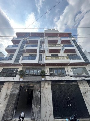 chốt gấp nhà 5 tầng gò xoài - 2 mặt tiền kinh doanh - 8.5 tỷ diện tích: 4.12m x 17m.