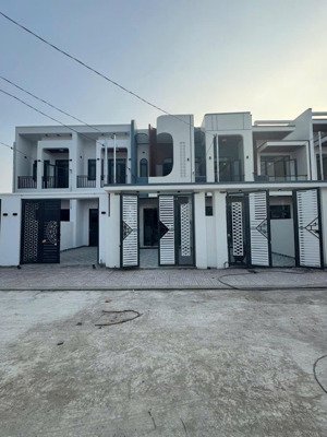 bán nhà ngay chợ thạnh phú- sổ hồng riêng thổ cư- chỉ 600tr nhận nhà