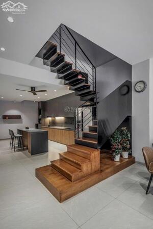 NHÀ NC NGUYỄN VĂN VĨNH gần Cộng Hòa Trường Chinh sân bay Tân Sơn Nhất.