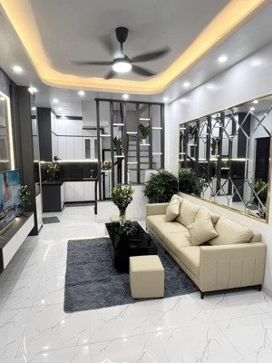 5,5 tỷ- lô góc mặt ngõ sát phố, gần ô tô, dt 26m2*5t, sổ nở hậu, qh ổn định