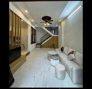 nhà 3 tầng 2 mặt kiệt 368 hoàng diệu.chỉ nhỉnh 4 tỷ.