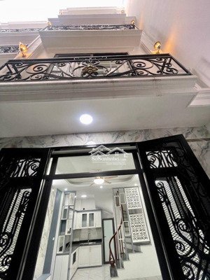 tài chính dòng nhỏ 6,x tỷ - nhà 5 tầng, trung tâm việt hưng.