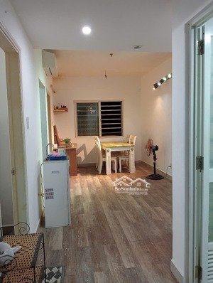 căn hộ ehome3 2pn2wc tìm chủ mới trước tết