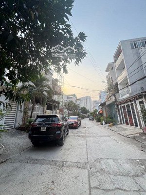 6 tỷ 900 thương lượng, đất, đường 10 mét thông, diện tích : 4,09 x 21,54.