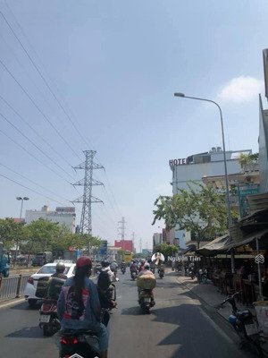 bán xưởng có nhà mt đường kinh dương vương,dt: 6.5x50m nh9m, cấp 4 có tách sổ riêng