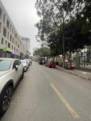 bán nhà nghĩa đô, dt 70m2, mt 4.5m, phân lô, ngõ ô tô đỗ, ở hoặc kinh doanh, 31 tỷ