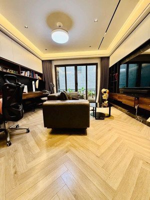 phân lô ngọc khánh, ô tô đỗ cửa, nhà xây mới 6t thang máy, tặng full nội thất nhập 45m giá 20 tỷ