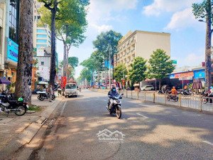 1 bước ra mặt tiền trần hưng đạo, p. 1, quận 5 - kinh doanh sầm uất công viên cây xanh - nhỉnh 2đ