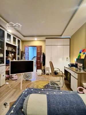 cô xuân chính chủ bán nhà kim mã, 40m ra phố, 5 tầng, trước nhà quay xe thoải mái