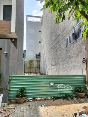 cần bán gấp lô đất ngay đh văn lang 92m (4,6x20m) - xây dựng hầm 4 tầng - view đối diện công viên.