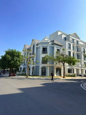 căn góc biệt thự 243m2 69.9 tỷ đường trục chính khu manhattan glory - vinhomes grand park