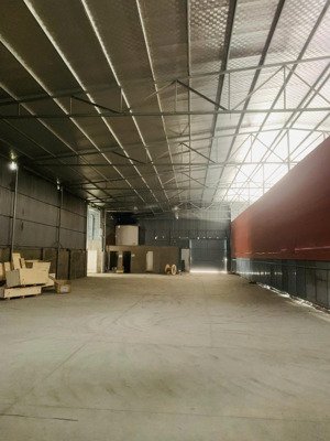 cho thuê kho xưởng đường lê trọng tấn, ngay thiên đường bảo sơn, dt 700m2, điện 3fa, xe công vào