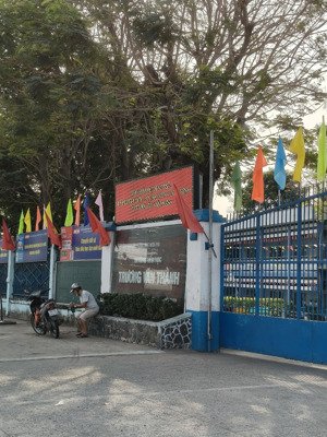 bán nhà nát đường lã xuân oai - tnpa 156m2 full thổ cư giá 5 tỷ