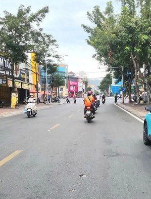 bán nhà 4lầu mặt tiền trương công định p.3 vũng tàu giá siêu tốt 10.2 tỷ tl