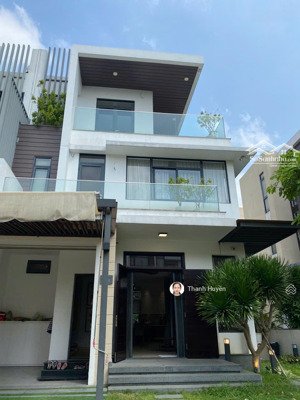 cho thuê biệt thự j5 lucasta khang điền 6pn cao cấp, dt 203.5m2 sân hồng thoáng mát