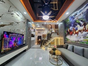 nhỉnh 6tỷ= nhà 4 tầng, hẻm xe hơi 1 trục, sát mt lê văn thọ, nhà mới đẹp. dt: 4mx11m xây 4t