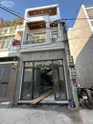 Nhà sổ riêng hoàn công 1 lầu 1 trệt 3.15 tỷ _67 m2_sân ô tô _3 phòng ngủ