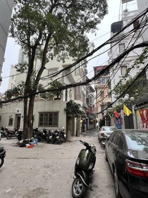 nhà hoa hậu 3 bước ta hồ tây là thật. 3 mặt thoáng - ô tô xếp hàng trước cửa. 50m2 - 35 tỷ