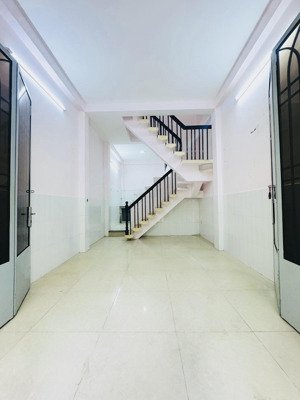 hiếm có căn thứ 2 - bàu cát - tân bình - 6m xe hơi thông. chỉ hơn 5ty