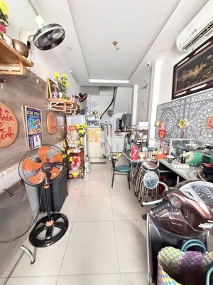 bán nhà mặt tiền k300 tân bình, 3 tầng lê duy nhuận, kinh doanh tốt, gần ga t3, giá 6.3 tỷ