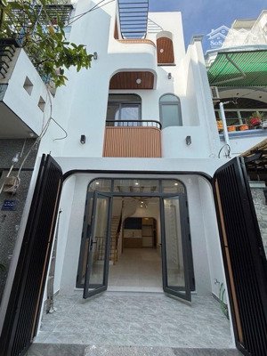 bán nhà q.tân phú 48m2 ngang 4 dài 12m.hẻm xe hơi.khu an ninh dân trí cao.