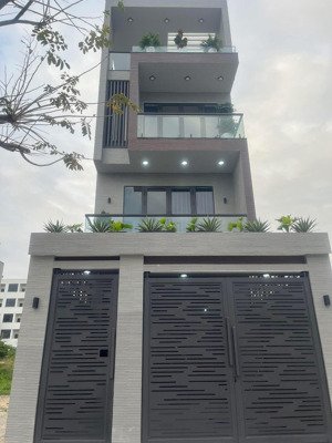 xách vali vào ở: nhà 4 tầng mới keng, nội thất để lại 100%