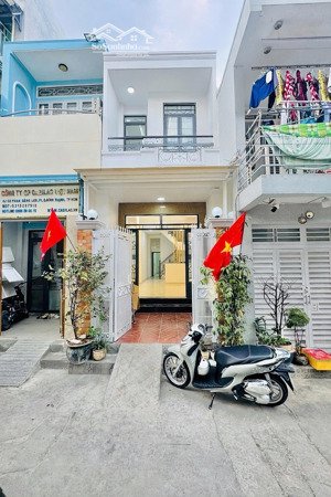 giá chỉ: 8tỷ4/54m2 hot hxh khu vip phan đăng lưu phường gia định diện tích: 3.2m x 17.5m