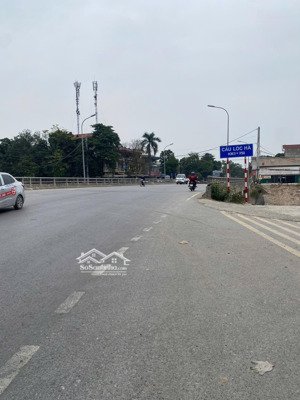 đấu giá lộc hà, đông anh - bên đường dẫn cầu tứ liên - ô tô tránh vỉa hè - giá tốt đầu tư