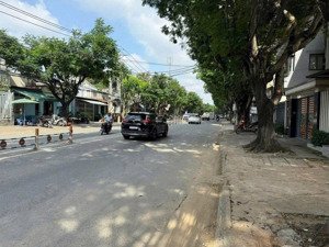 521 m2, ngang 11.6 m, nở hậu 14m lô biệt thự mặt tiền đường huỳnh văn nghệ
bưu long - biên hoà