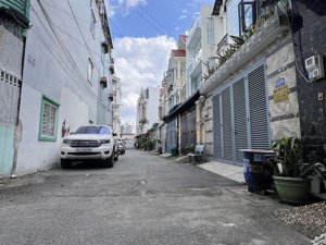 bán nhà lầu mới kinh koong 1/ huỳnh thị hai , q12