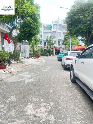 lô đất mặt tiền khu dân cư phân lô vuông vức cực đẹp sát lê văn việt, tăng nhơn phú a, 72m2