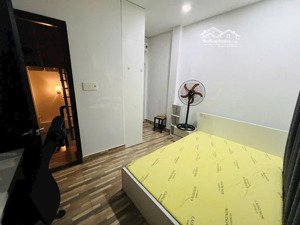 mặt tiền hẻm kinh doanh sát khu vip phan xích long - 2 mặt hẻm - 4 tầng 3pn - dòng tiền 17tr/tháng