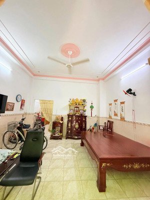 nhà 3 tầng 5x14m hẻm nhựa 5m thông các ngả