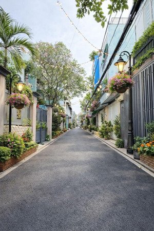 nhà đẹp so hồng 2025 ngay khu pro bàu cát -60m - 3 tâng btct với 3pn hẻm thông