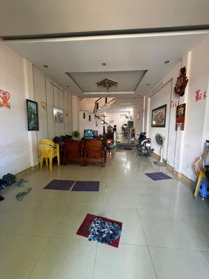 chính chủ bán nhà mặt tiền bầu trảng. thanh khê