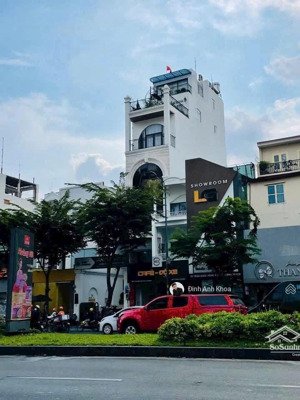 giá quá tốt,chủ cần bán toà nhà mặt tiền đường trần quốc hoàn p2 tân bình.dt:5,1x28m2 giá 54 tỷ