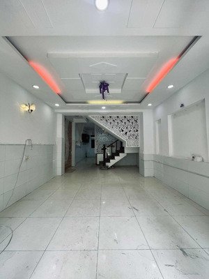 cmt8 - 2 tầng - diện tích : 4m x 15m - chỉ 6.5 tỷ